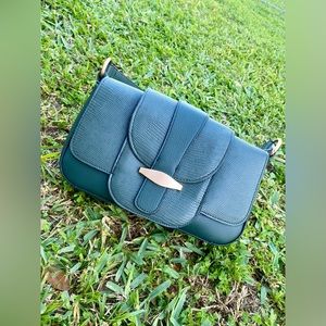 Time & Tru Shoulder Purse.